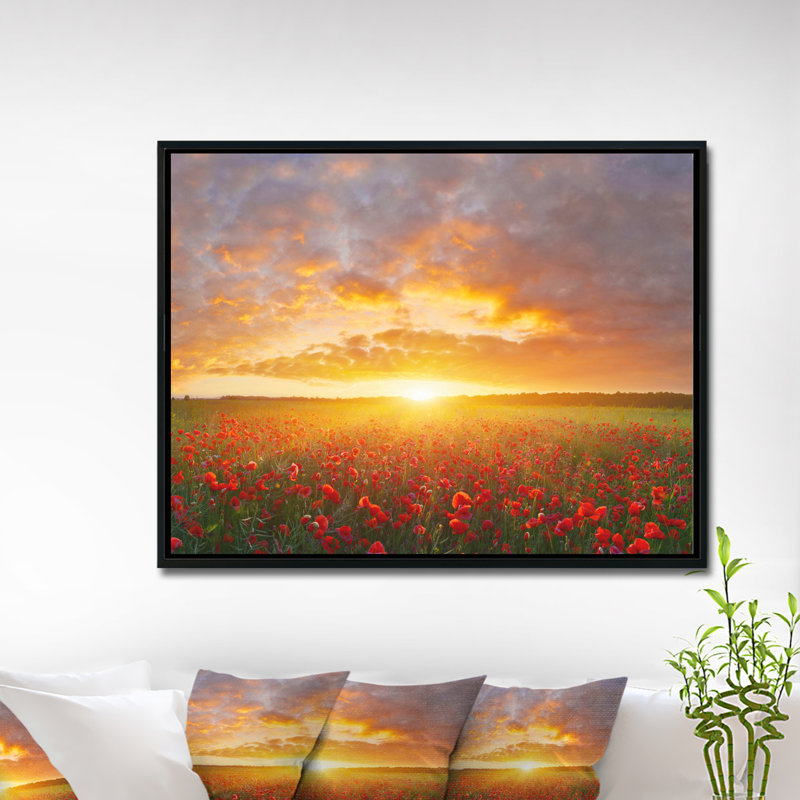 «Poppy Field Under Bright Sunset», reproduction de photo, H 28 po x l 60 po x 1,5 po, Toile avec cadre flottant