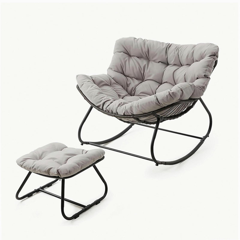Fauteuil à bascule gris clair avec repose-pieds, fauteuil en osier et coussins résistants aux intempéries, Gris clair