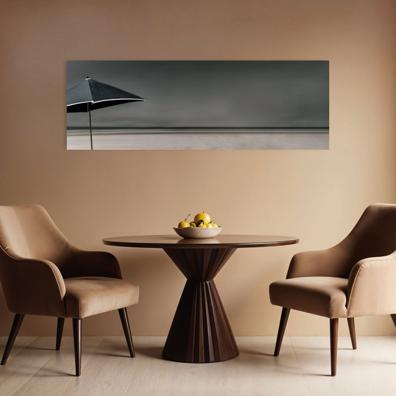 «Umbrella On A Moody Beach», art abstrait minimaliste serein, paysage de plage, H 16 po x l 48 po