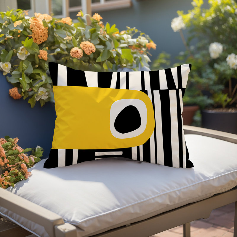 Oreiller rectangulaire réversible intérieur / extérieur Jina, H 18 po x l 25 po, Jaune / noir / blanc cassé