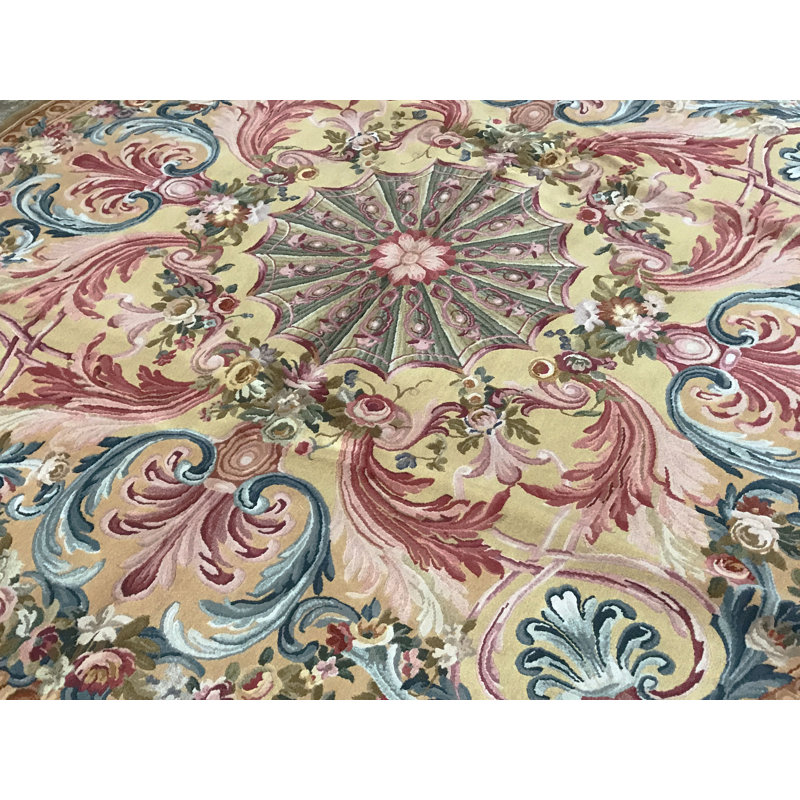 Hand-Knotted High-Quality Gold Round Area Rug