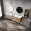 Meuble-lavabo mural chic avec beaucoup de rangement et un attrait élégant