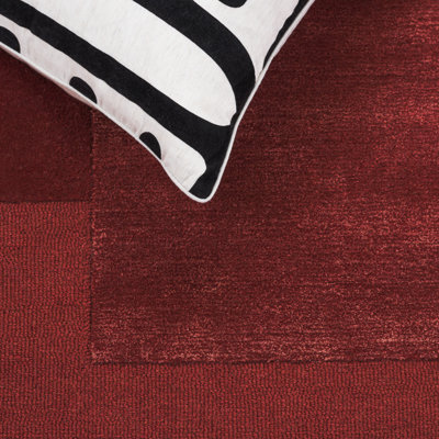 Megara Hand-Tufted Geometric Wool Rug