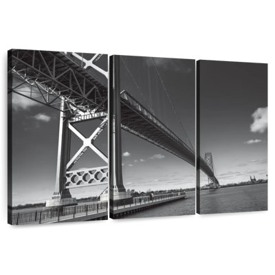 Lilie Ambassador Bridge Detroit