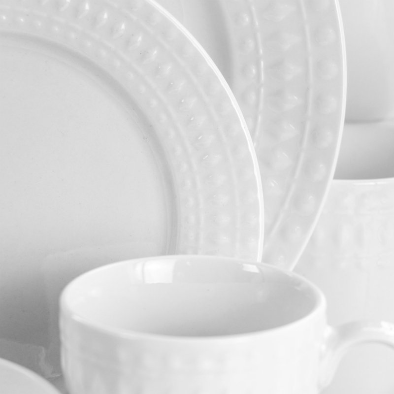 White Porcelain 16-Piece Round Dinnerware Set