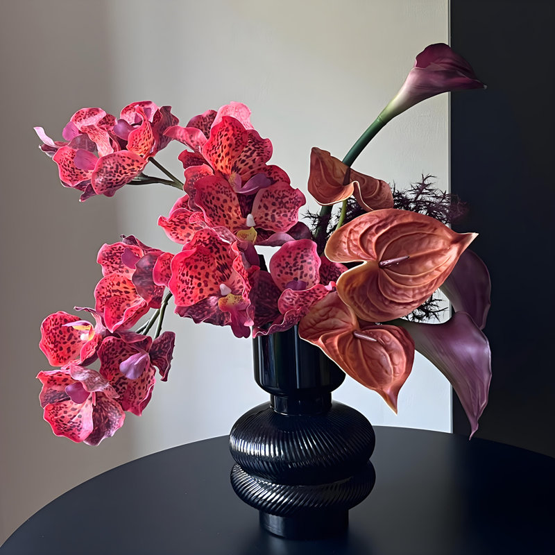 Ornements de fleurs simulées