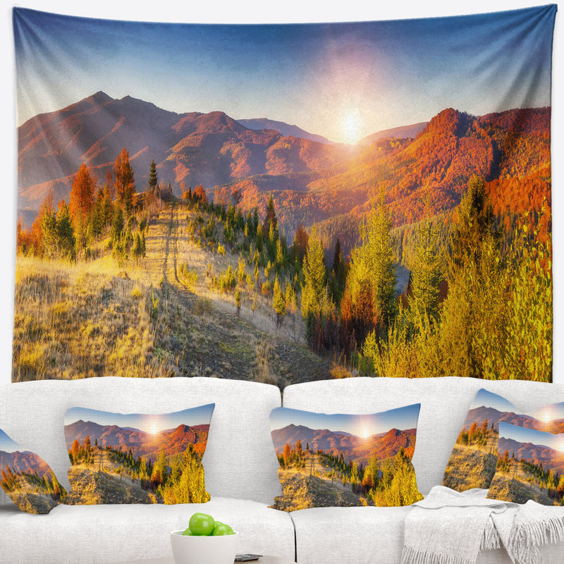 Tapisserie majestueuse des monts d'automne Landscape, H 68 po x l 80 po