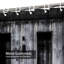 Rideau de douche noir avec 12 crochets Building Ghost Living-424277789