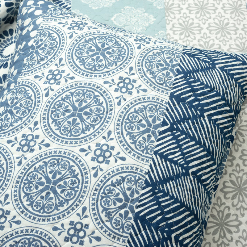 Bohemian 100% Cotton Reversible 3-Piece Quilt Set, King Quilt + 2 King Shams, Navy/Blue Geometric