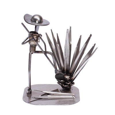 Figurine Brenda Agave Harvester