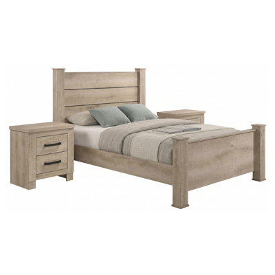 Ensemble de chambre à coucher 3 pièces Cedarvale en chêne vieilli, format King Est, avec cadre de lit et deux tables de chevet