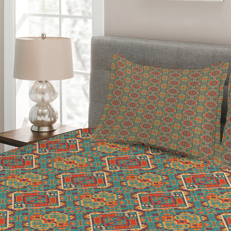 Eclectic Polyester Geometric Shapes Coverlet, King Bedspread + 2 Shams
