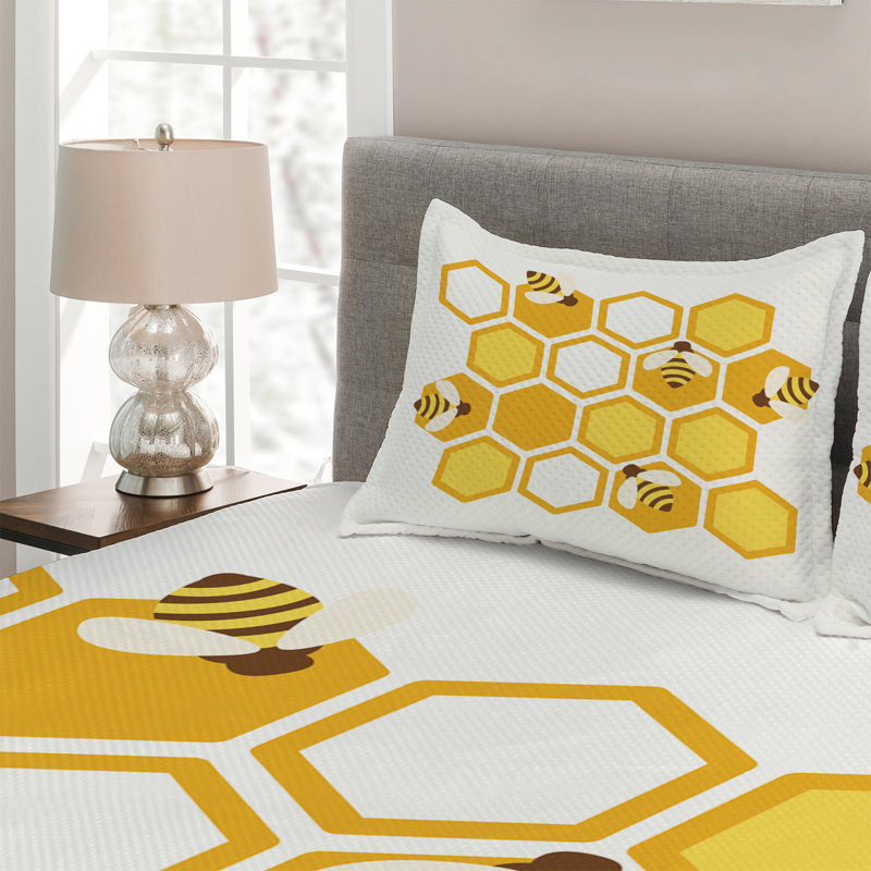 Farmhouse / Country Geometric Shapes Coverlet, King Bedspread + 2 Shams