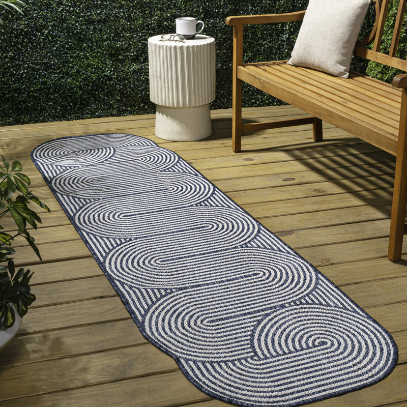 Tapis intérieur / extérieur crème / bleu marine à rayures géométriques Octaviah, Nouveauté 2 pi 2 po x 8 pi