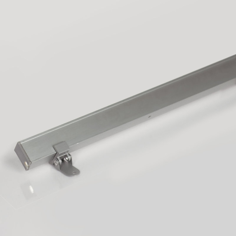 Pince ajustable pour alum channels