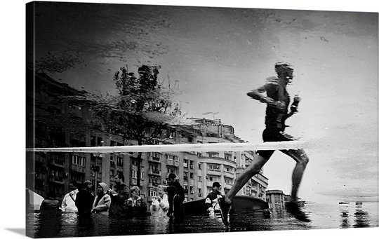 «Straub Finish Line» par Mirela Momanu - reproduction de photo, H 16 po x l 24 po x P 1,25 po, Toile