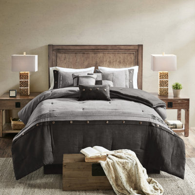 Édredon 7 pièces en faux suède gris avec broderies et coussins