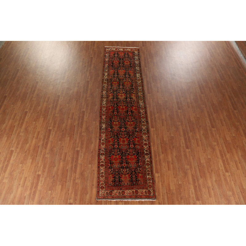 Tapis de couloir traditionnel antique