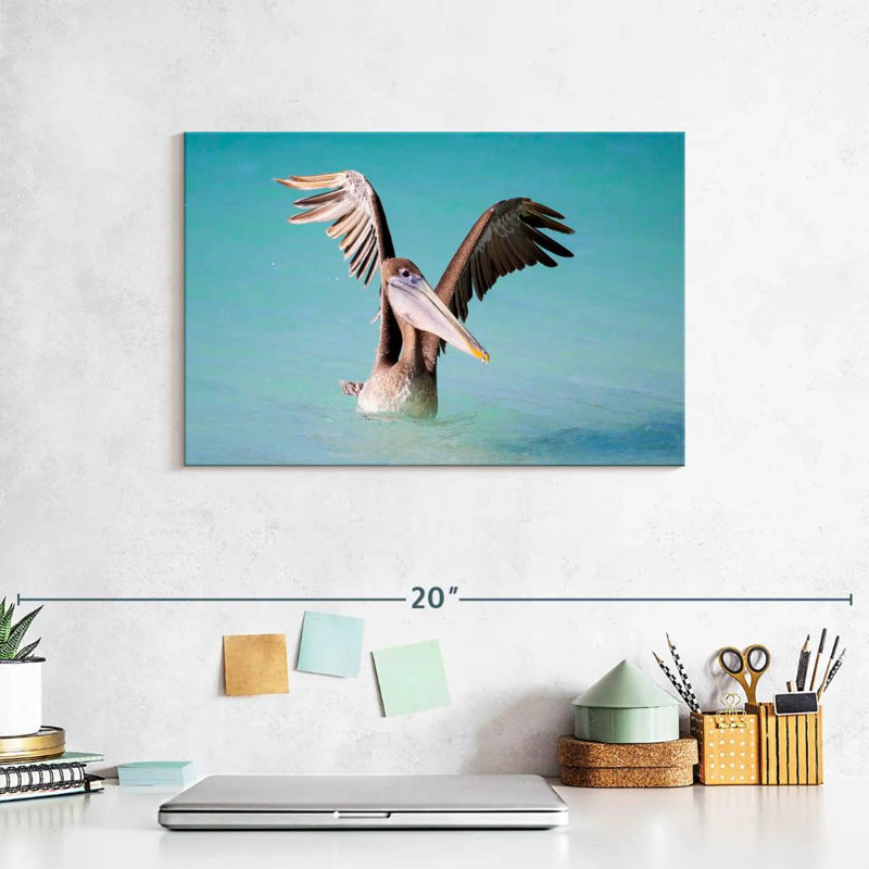 Pélican avec ailes déployées, H 8 po x l 12 po
