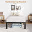 Structure de lit simple en métal avec ensemble de chambre à coucher avec 2 tables de chevet, table de chevet avec structure en métal et plateau en bois, tiroirs en tissu-704523218