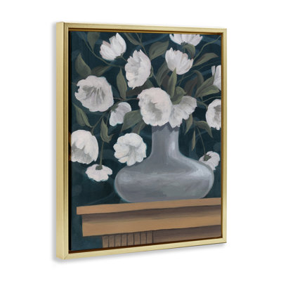 Fleurs blanches dans un vase rond, art mural sur toile flottante par Grace Popp