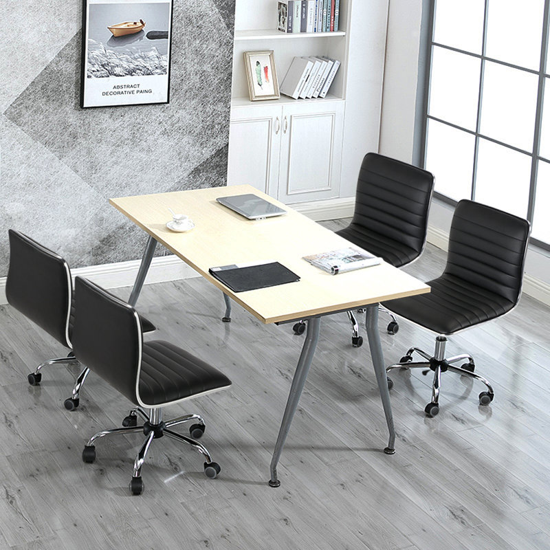 Fauteuil de bureau en cuir synthétique à dossier bas Correen, Noir