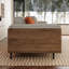 Canapé 3 places de style Mid-Century moderne avec accents noyer, revêtu de lin respirant, comprenant 3 coussins décoratifs gris et orange