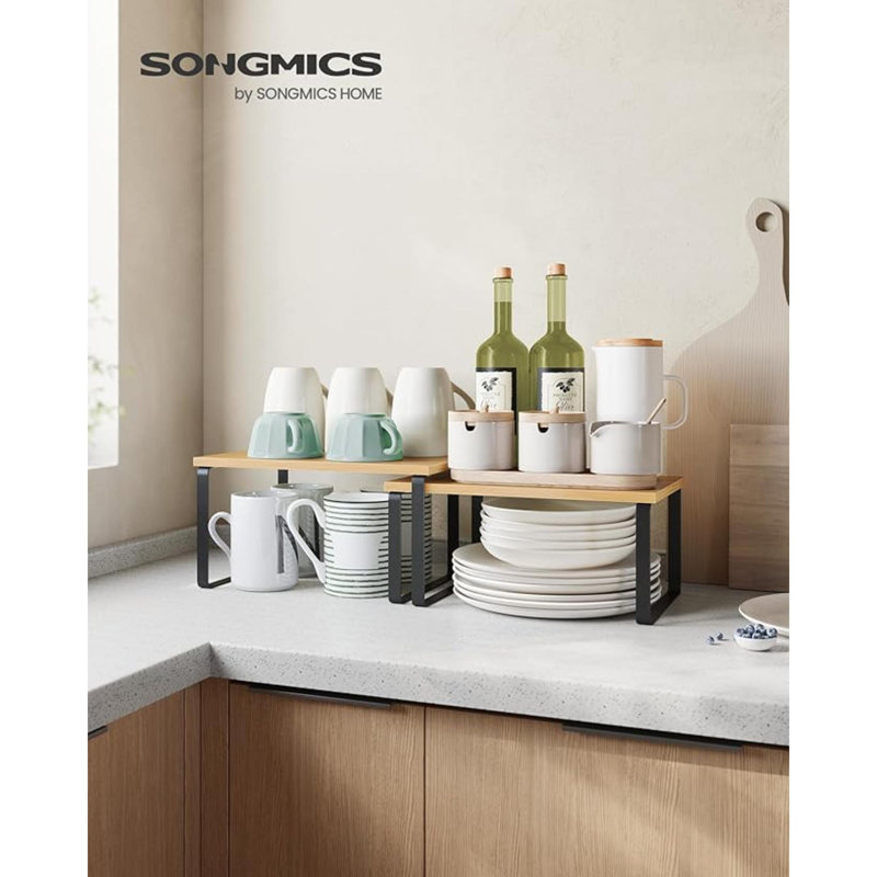 Ensemble de 2 tablettes de rangement pour armoire de cuisine, étagère à épices, empilable, extensible, métal et bois d'ingénierie, encre noire et beige naturel UKCS02NB