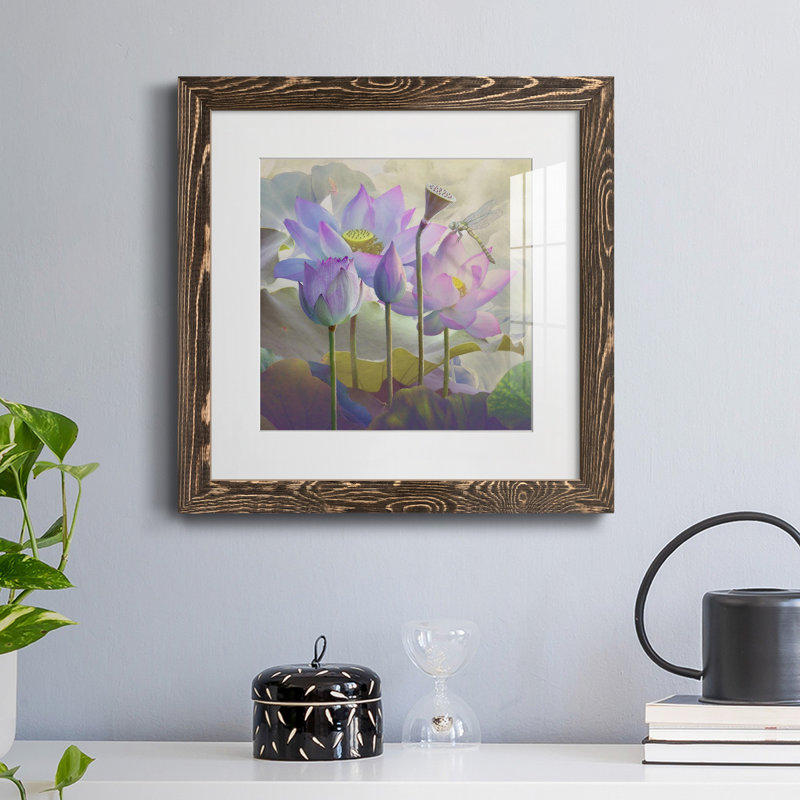 Lotus Sanctuary I-Premium, reproduction encadrée - prête à être accrochée, H 31,5 po x l 31,5 po x P 1,5 po