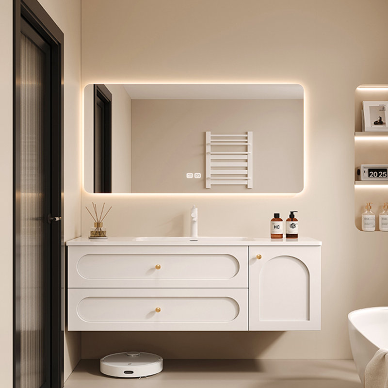 Armoire de salle de bain simple et élégante., L 55,51 po, Blanc