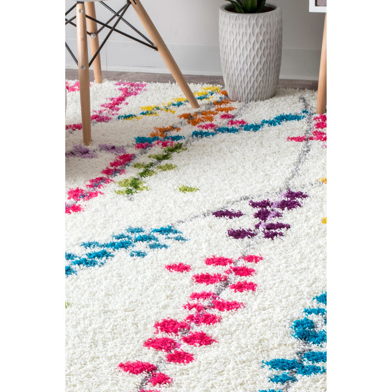 Tapis floral rouge / blanc Winslow, Rectangle 5 pi 3 po x 7 pi 6 po