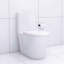 Toilette allongée blanche avec chasse silencieuse et jupe brillante de style avancé avec entretien facile