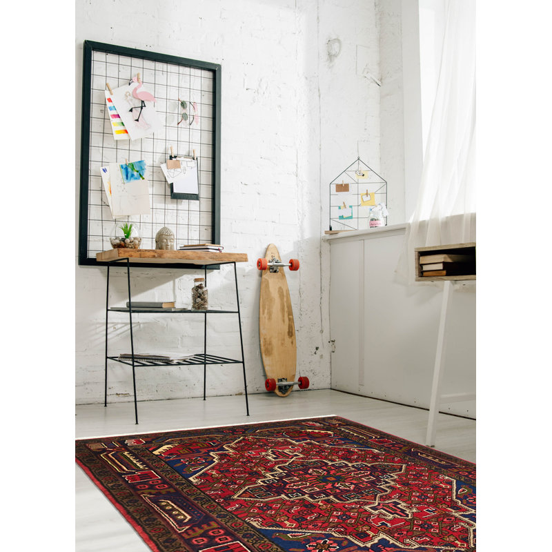 Tapis rouge Anadol 3 pi 5 po x 4 pi 10 po