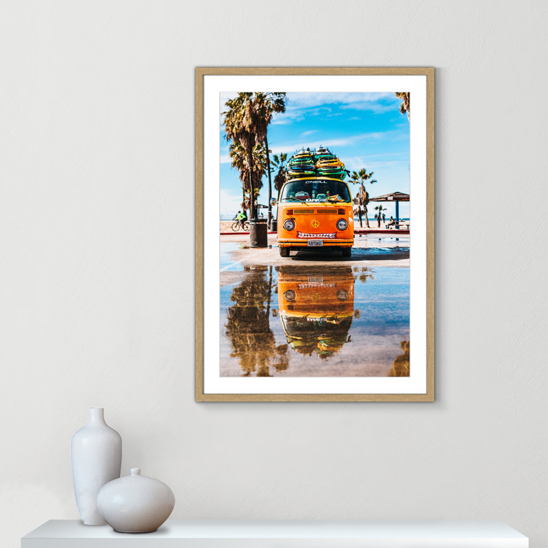«Coastal Cruiser» par Tyler Nix, H 35,5 po x l 25,5 po x P 1,25 po, Cadre de boîte naturel, Blanc mat