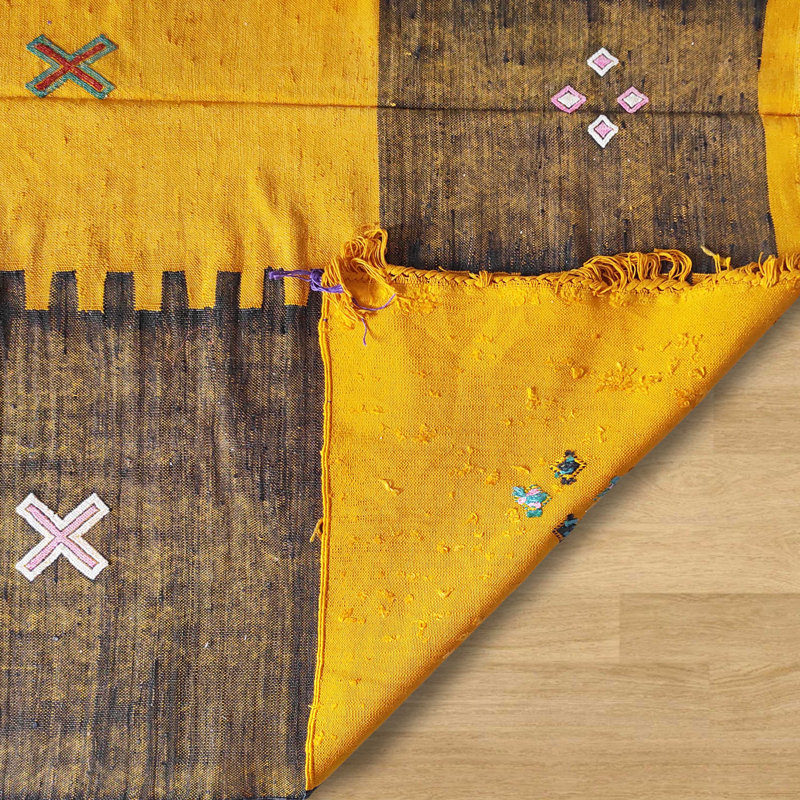 Tapis jaune géométrique tissé à la main moutarde