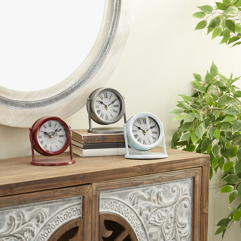 Roman Numeral Metal Quartz Movement / Crystal Tabletop Clock in Red/White/Black