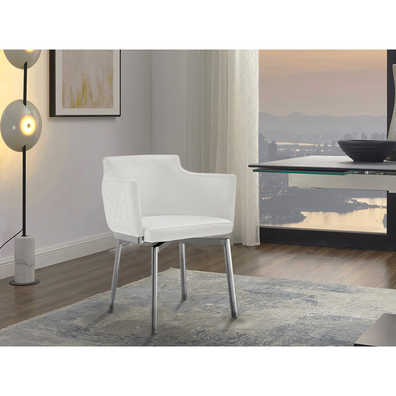 Chaise avec accoudoirs pivotants Rison 180 en similicuir blanc.