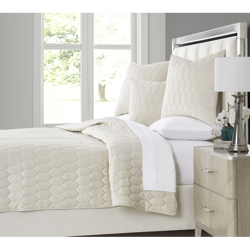 Niagara Quilt Set - Sand, King Quilt + 3 Euro Shams