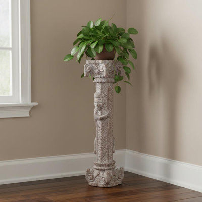 Figurines & Sculptures