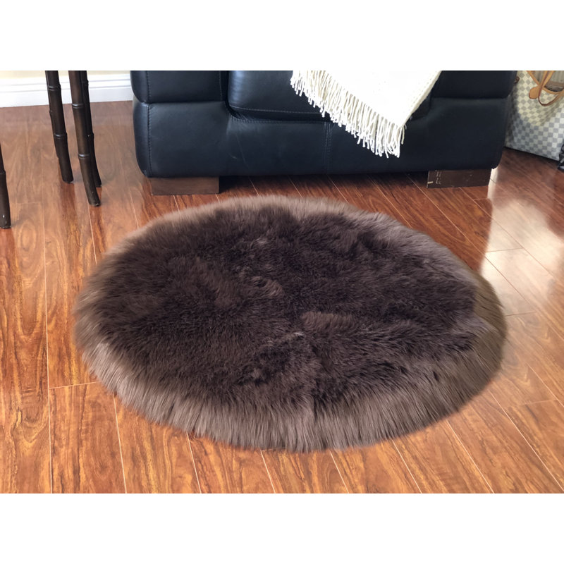 Whisenhunt Performance Faux Sheepskin Washable Indoor Rug, Round 4'