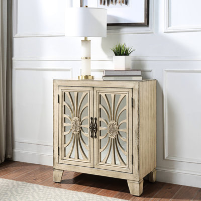 Console à portes miroir en blanc antique pour une décoration élégante avec salon de beauté en verre