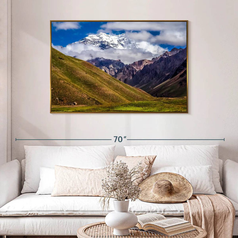 Aconcagua nuageux, 46 po x 31 po, Cadre flottant doré