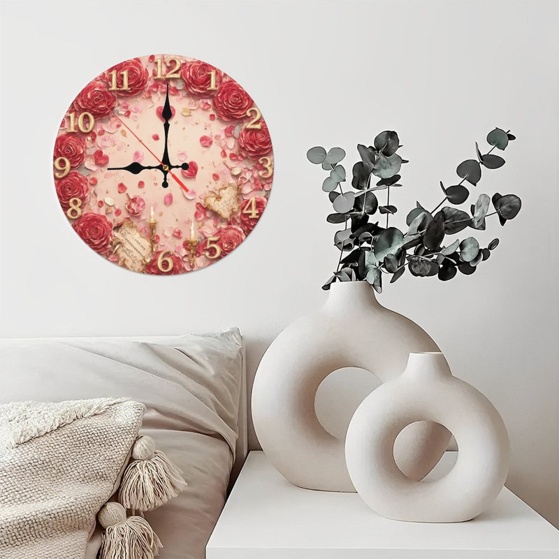 Horloge avec roses et cœurs