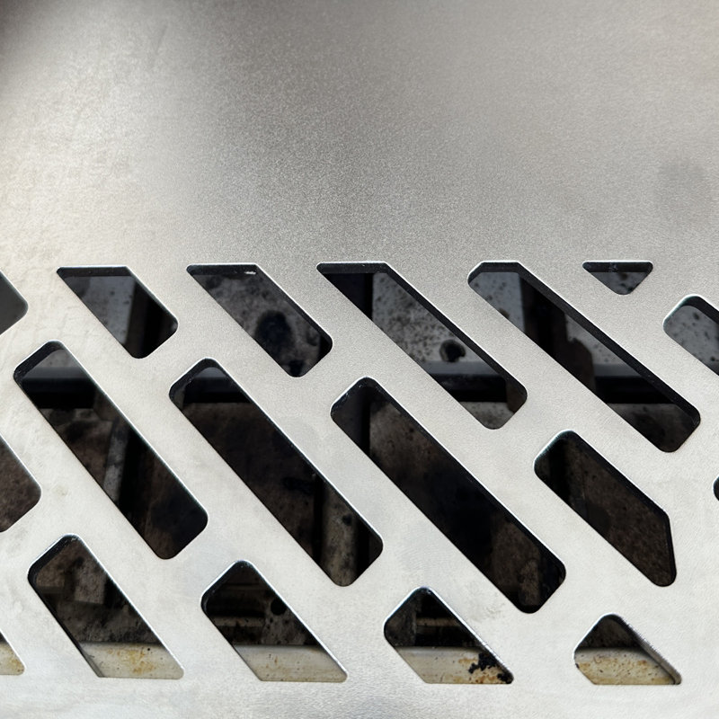Grille de découpe au laser pour grils de qualité professionnelle 36 po