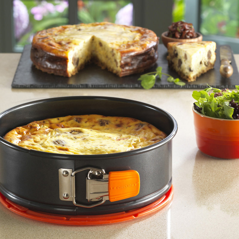 Le Creuset Bakeware Springform Round Cake Tin, 20cm