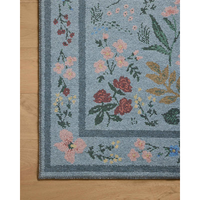 Tapis bleu Rifle Paper Co. x Loloi Wildwood