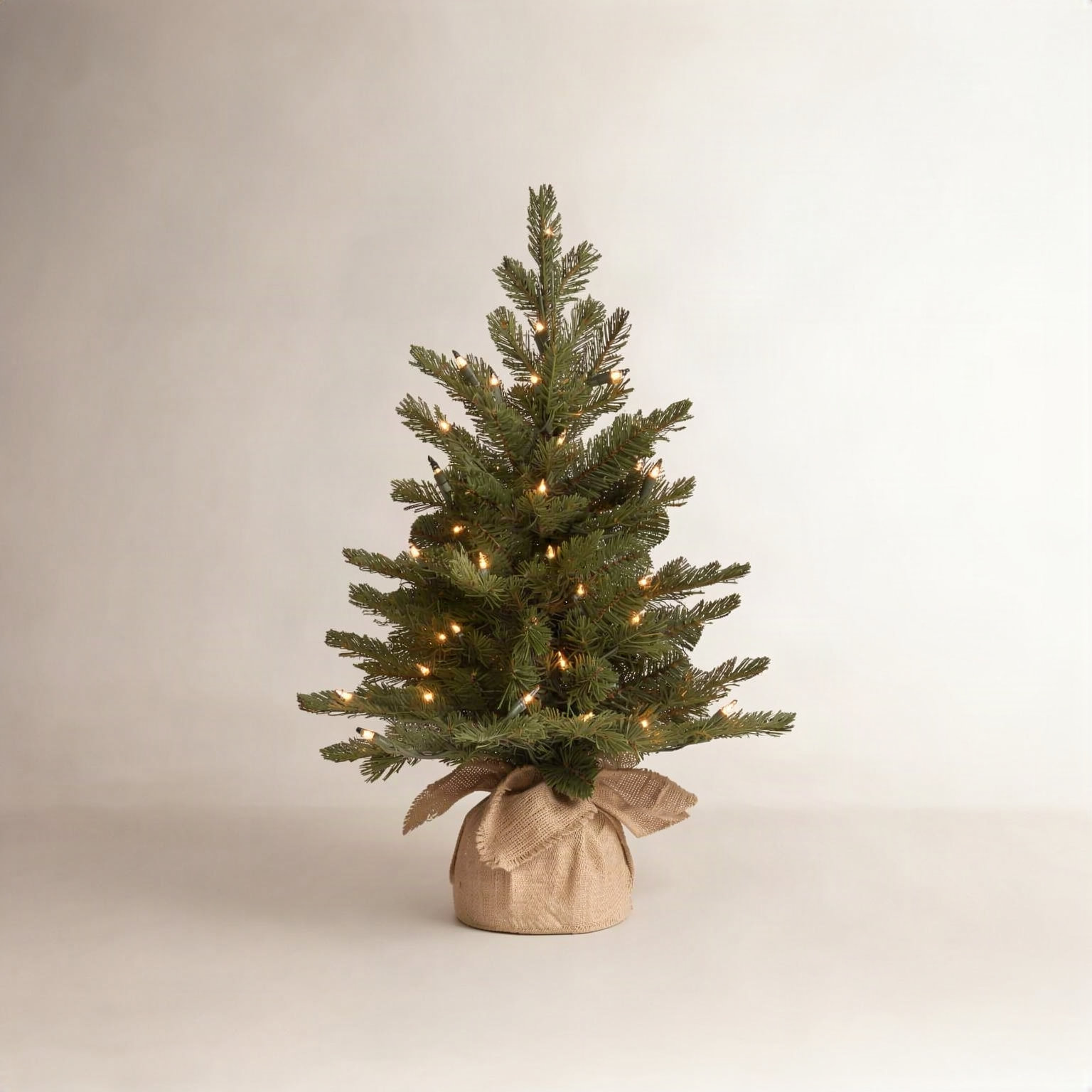 Nordic Pre-Lit Spruce Tree, 2'