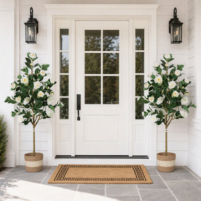 Ensemble de 2 arbres de camélia artificiels de 5 pi avec des fleurs blanches, des plantes à fleurs en pot, y compris des jardinières en corde tissée, des arbres artificiels à faible entretien pour la décoration intérieure de la véranda