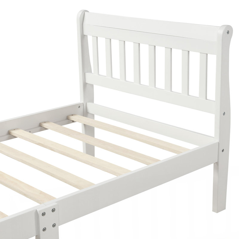 Lit simple en bois, Blanc