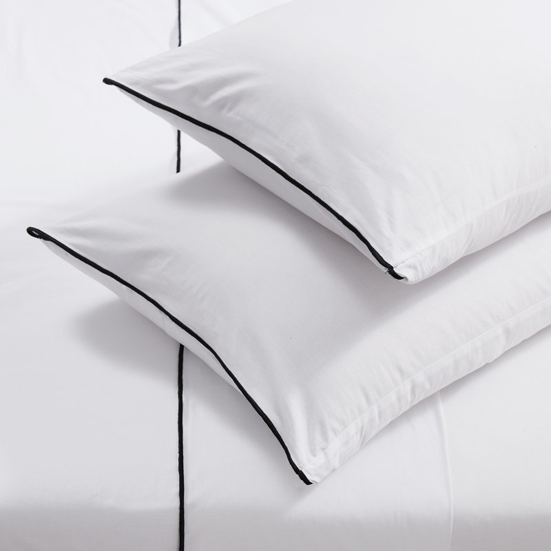 Brooklyn Loom Merrowed Edge 200 Thread Count Percale Sheet Set, King Sheet Set with 2 Pillowcases, White/Black